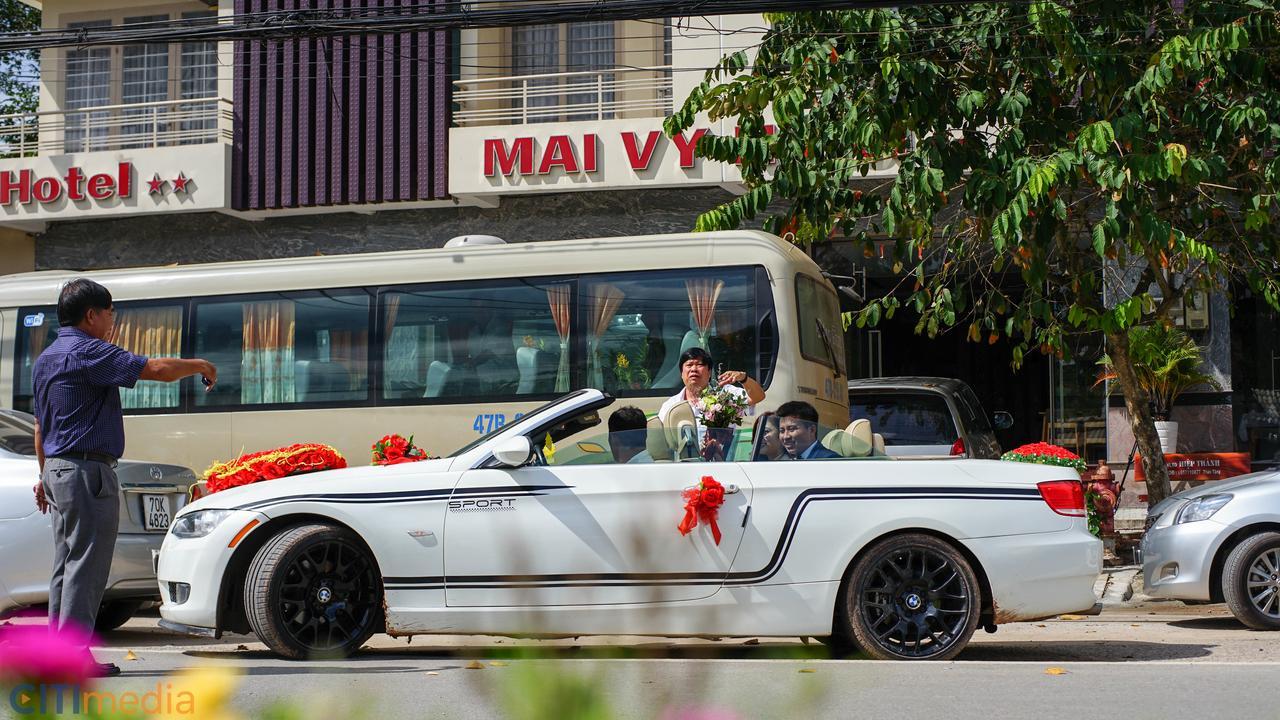 Mai Vy Hotel Trang Bang Exteriör bild